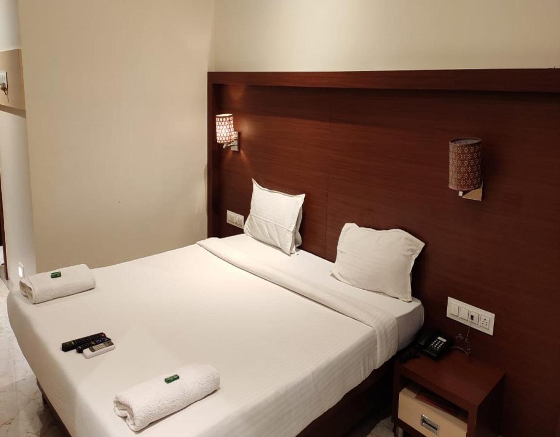 Fabhotel Spring Inn - Nr Borivali Station Mālād Buitenkant foto