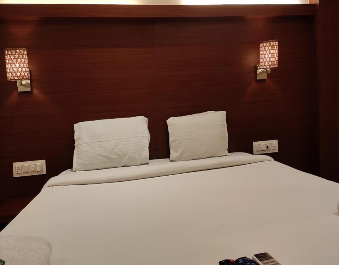 Fabhotel Spring Inn - Nr Borivali Station Mālād Buitenkant foto