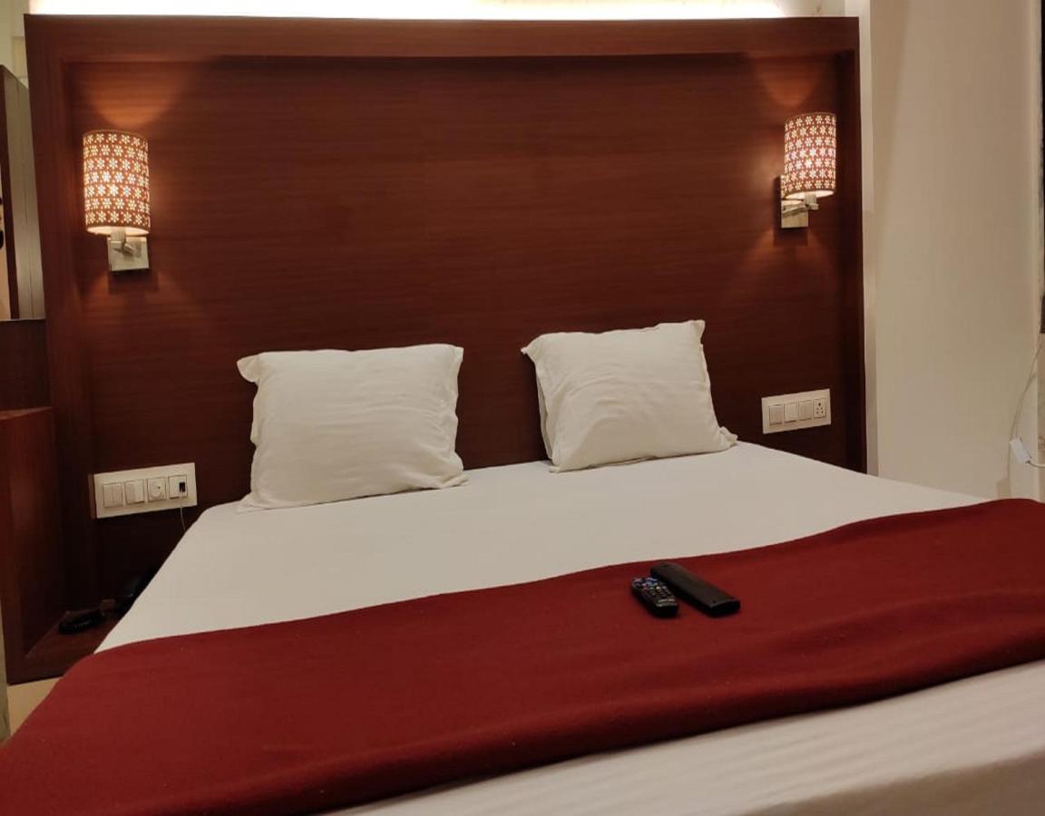 Fabhotel Spring Inn - Nr Borivali Station Mālād Buitenkant foto
