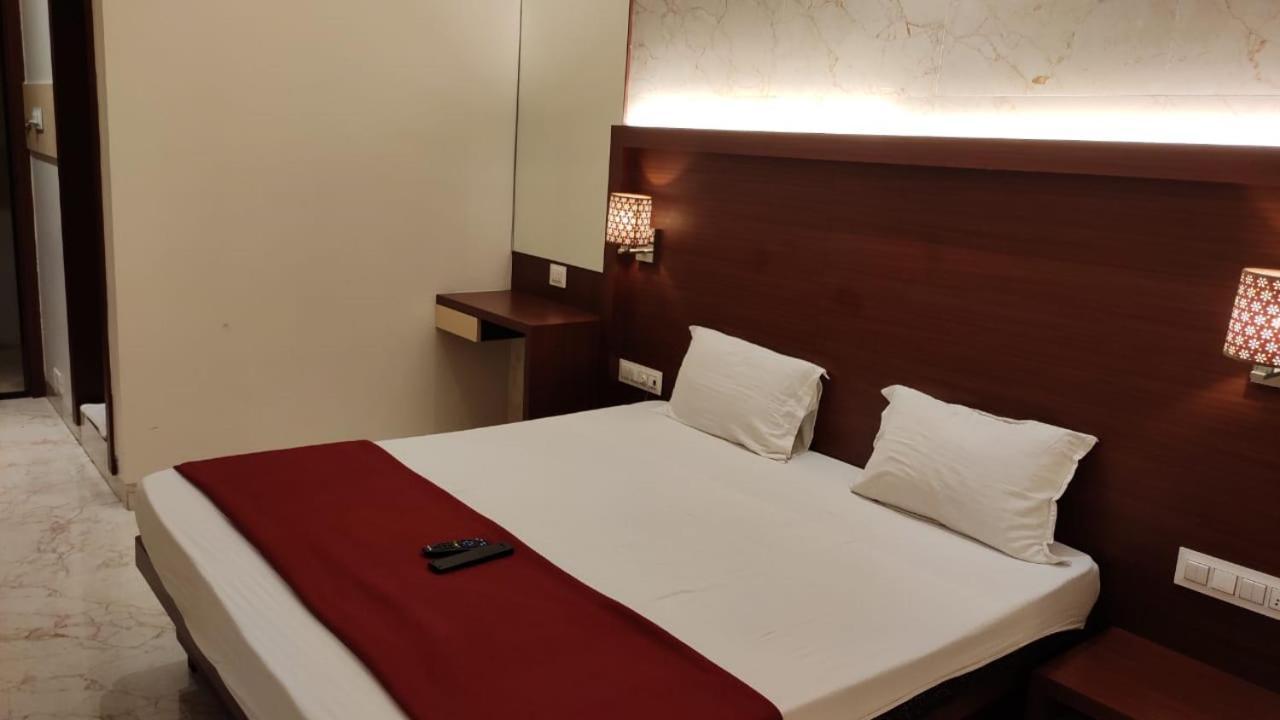 Fabhotel Spring Inn - Nr Borivali Station Mālād Buitenkant foto