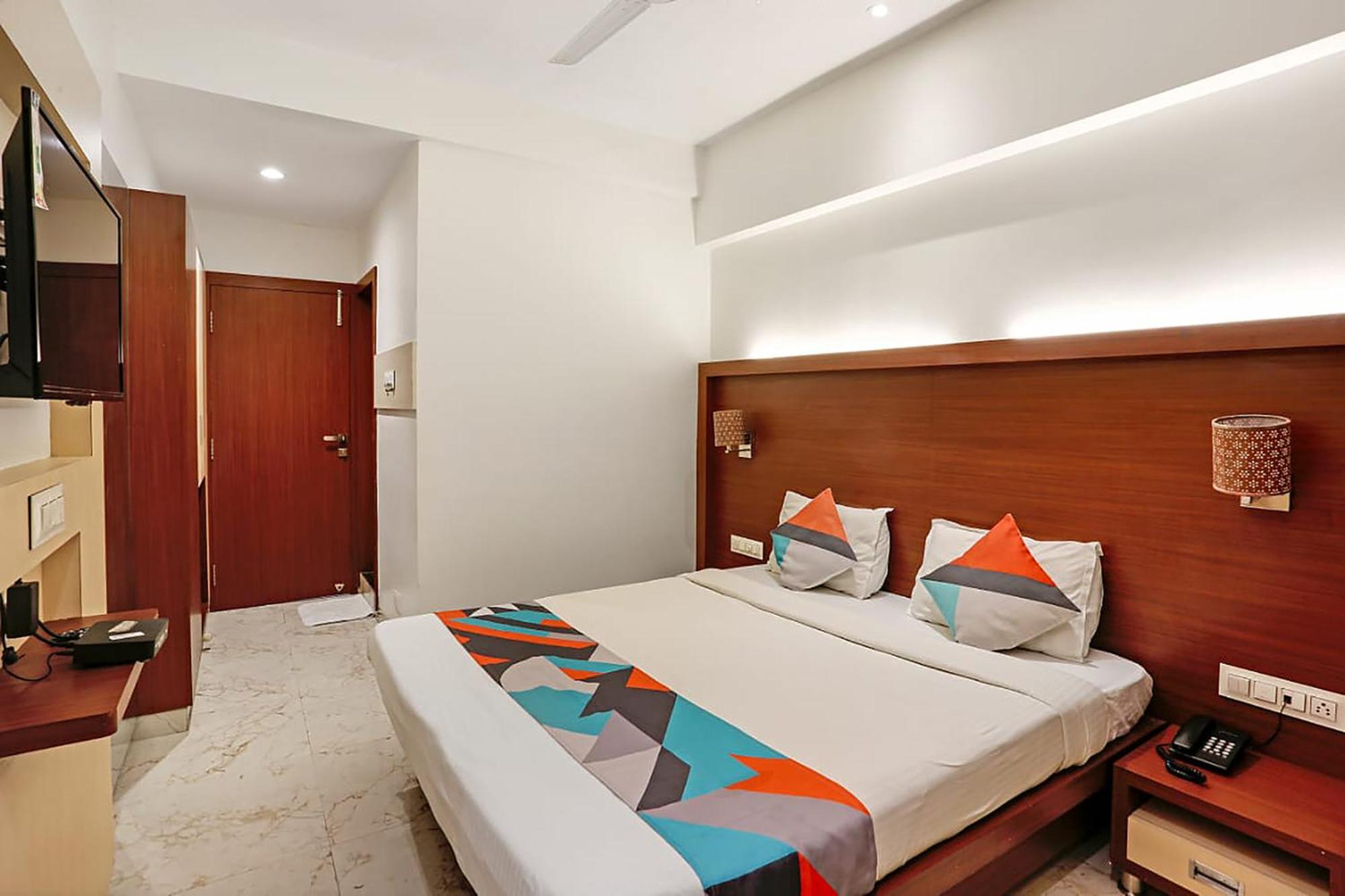 Fabhotel Spring Inn - Nr Borivali Station Mālād Buitenkant foto